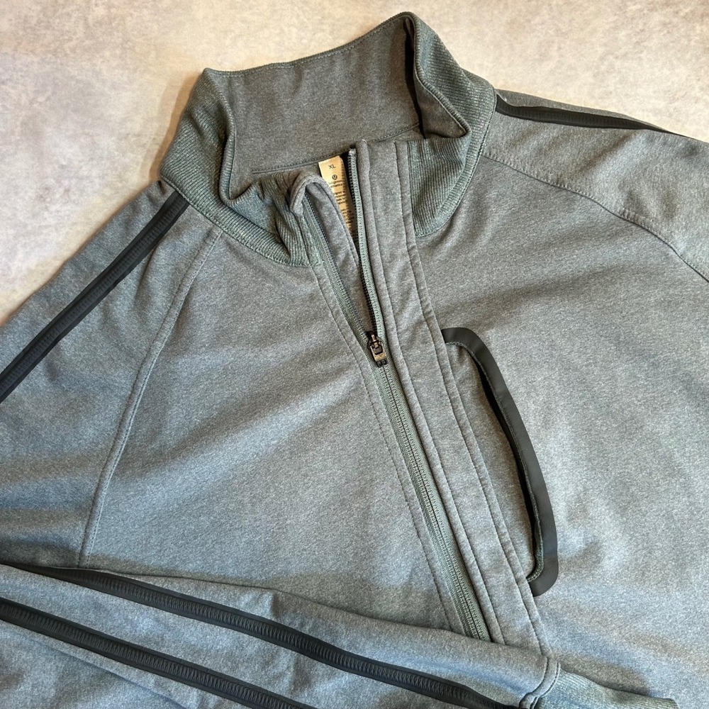 Lululemon Sojourn Jacket Mens XL Heathered Green Full Zip Track Jacket Stripe